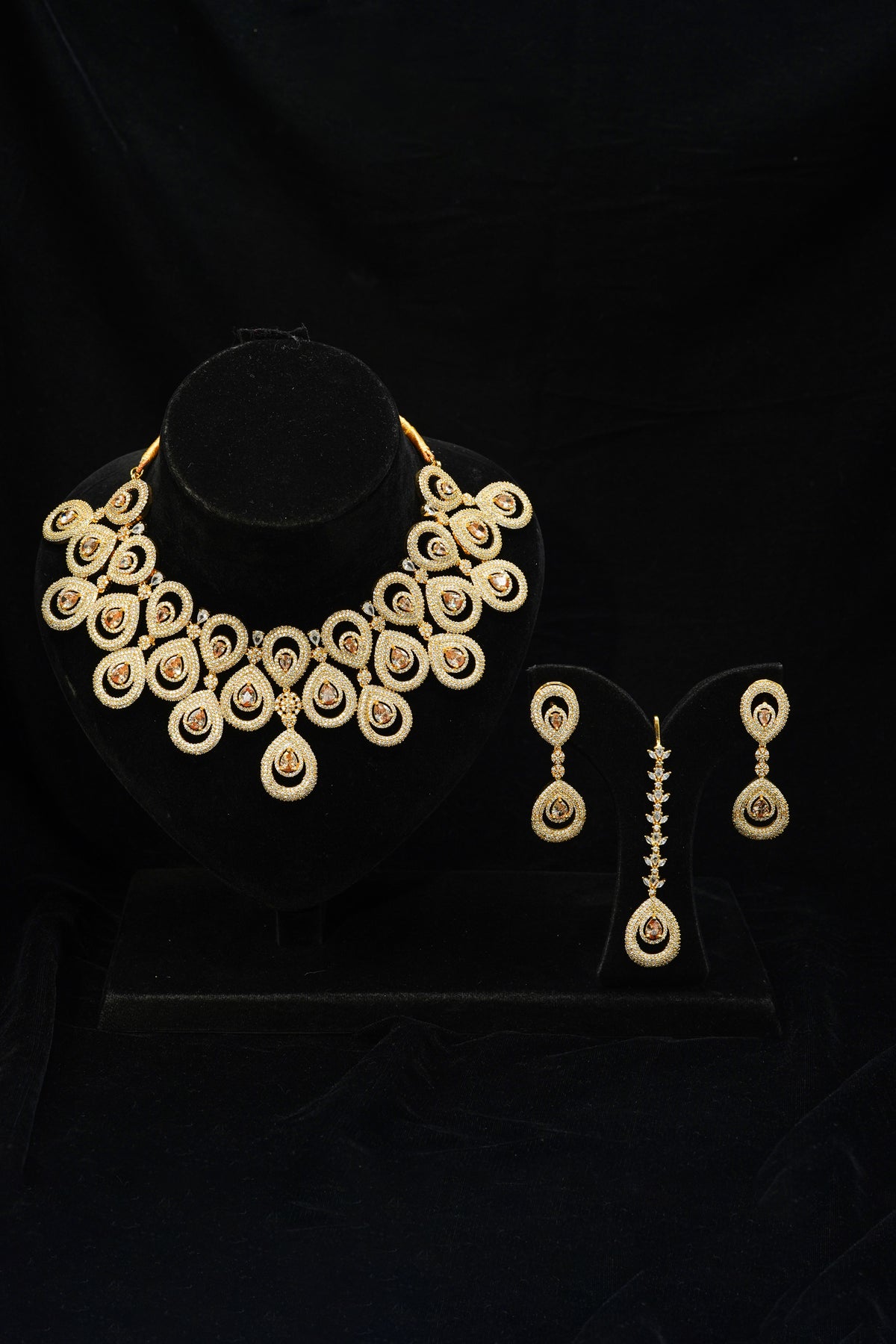 Necklace Set - D114 - Gold - Champagne